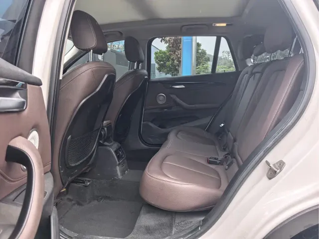 BMW X1 — Фото автомобиля 12