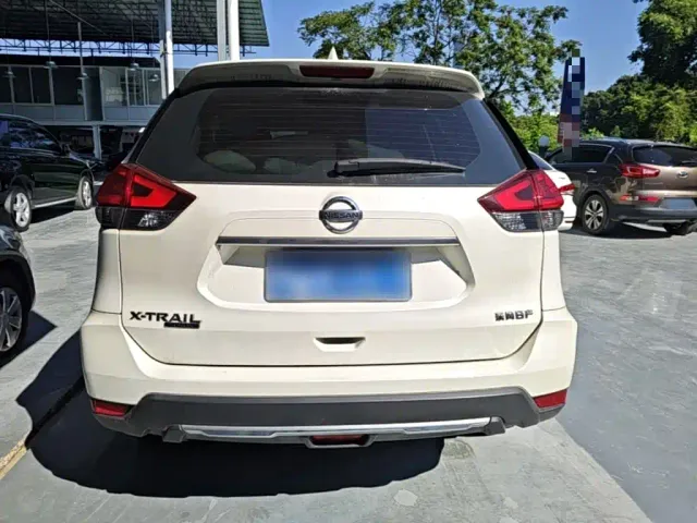 Nissan X-Trail — Фото автомобиля 5