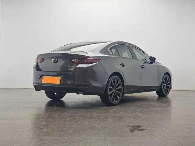Mazda Axela — Фото автомобиля 3