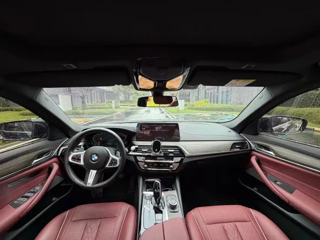 BMW 5 Series — Фото автомобиля 5
