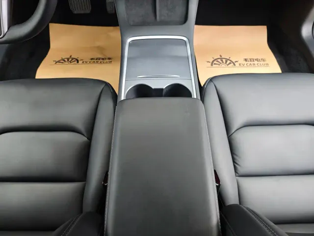 Tesla Model 3 — Фото автомобиля 14