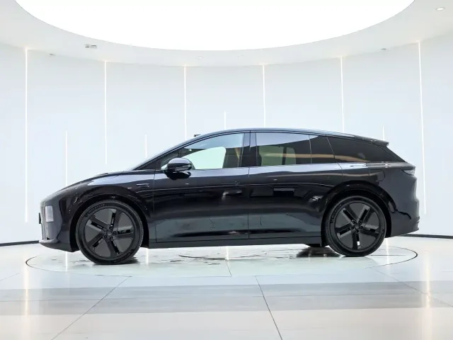Li Auto i6 — Фото автомобиля 7