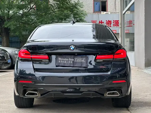 BMW 5 Series — Фото автомобиля 8