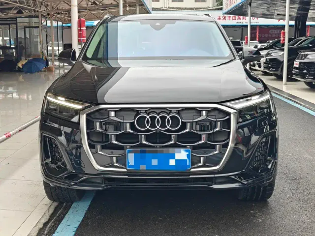 Audi Q7 — Фото автомобиля 2
