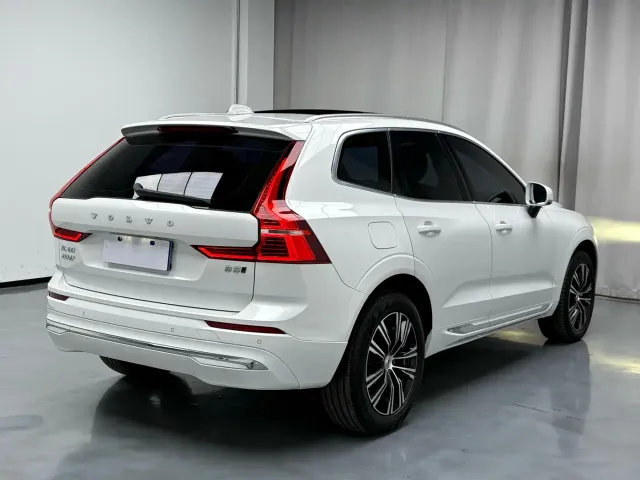 Volvo XC60 — Фото автомобиля 3