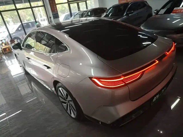 Geely Galaxy E8 — Фото автомобиля 4