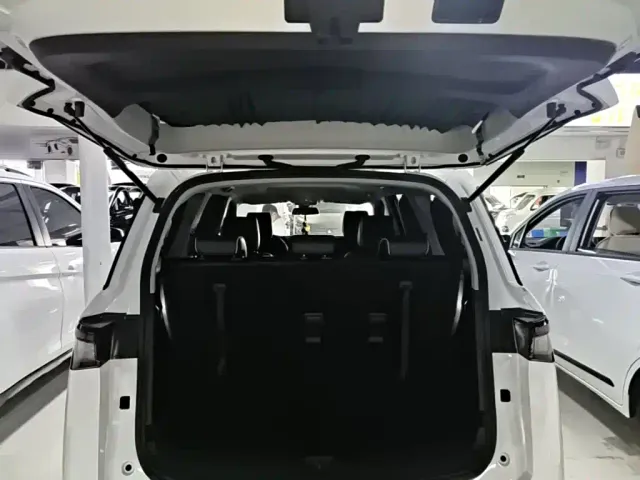 Wuling Jiachen — Фото автомобиля 18
