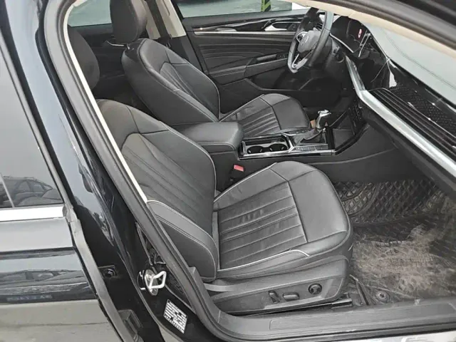 Volkswagen Passat — Фото автомобиля 24