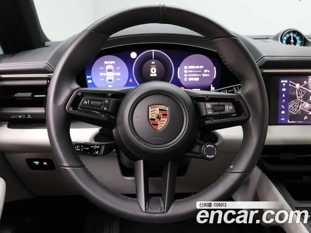 Porsche Macan Electric — Фото автомобиля 13