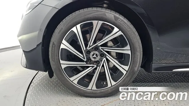 Mercedes-Benz E-Class E-класс W214 E300 4MATIC Exclusive — Фото автомобиля 4
