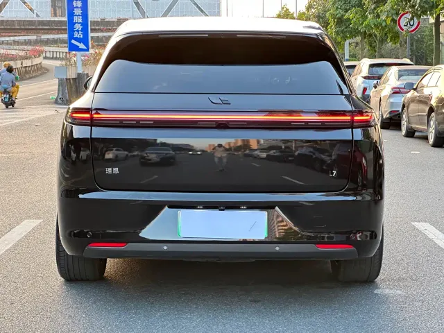 Li Auto L7 — Фото автомобиля 26