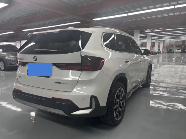 BMW X1 — Фото автомобиля 12