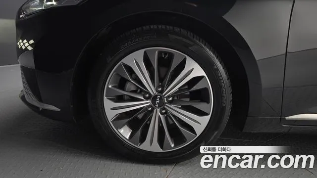Kia K8 Hybrid — Фото автомобиля 5
