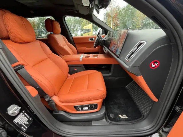 Li Auto L9 — Фото автомобиля 14