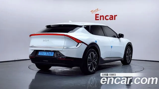 Kia EV6 — Фото автомобиля 2