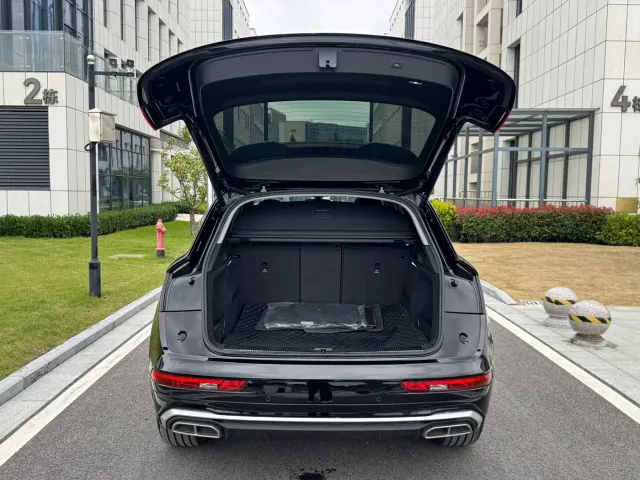 Audi Q5L — Фото автомобиля 11