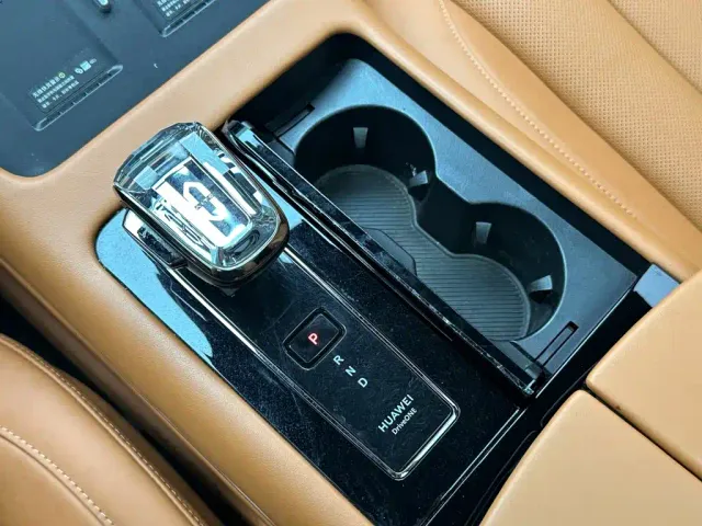 Aito M7 — Фото автомобиля 17
