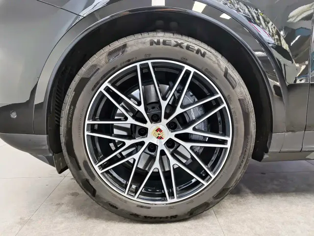 Porsche Cayenne — Фото автомобиля 20