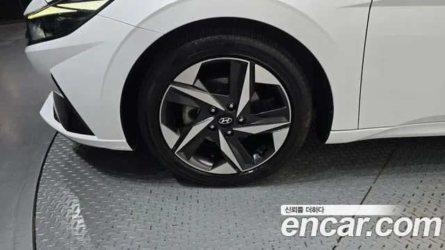 Hyundai Avante CN7 — Фото автомобиля 5