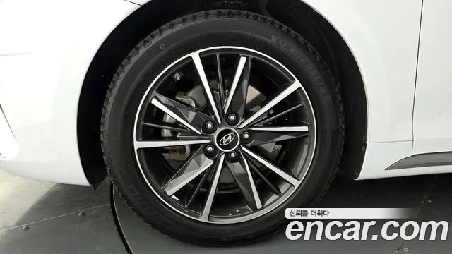 Hyundai Grandeur Новый Grandeur IG 3.0 LPi (Для проката) — Фото автомобиля 5