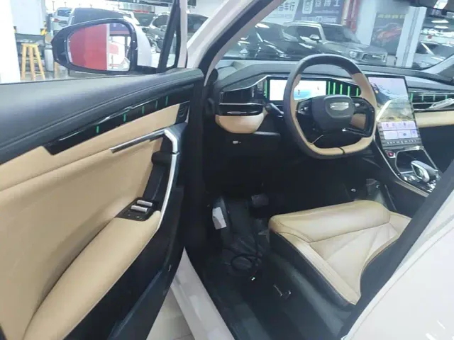 Geely Boyue L — Фото автомобиля 15