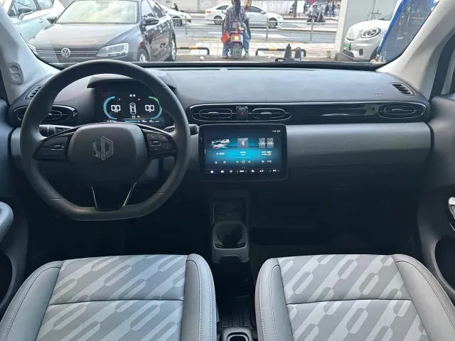 Leapmotor T03 — Фото автомобиля 10