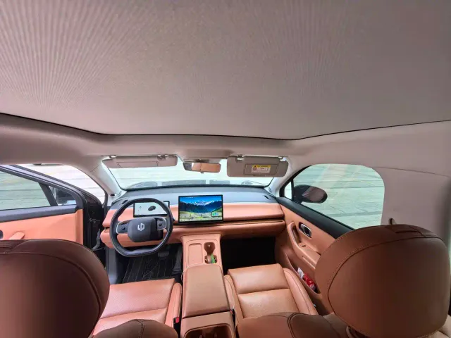 Leapmotor C10 — Фото автомобиля 9