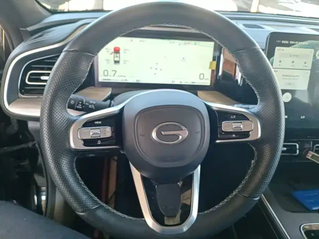 GAC Trumpchi GS8 — Фото автомобиля 10