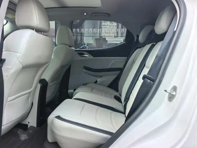 BYD Yuan Pro — Фото автомобиля 10