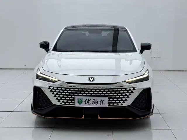 Changan UNI-V — Фото автомобиля 3