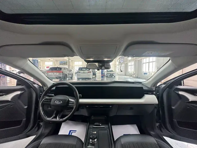 Ford Mondeo 2022 EcoBoost 245 Luxury Edition — Фото автомобиля 9