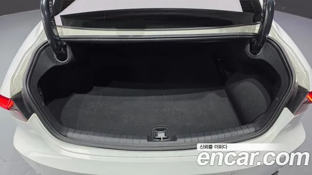 Hyundai Grandeur (New) Hybrid — Фото автомобиля 25