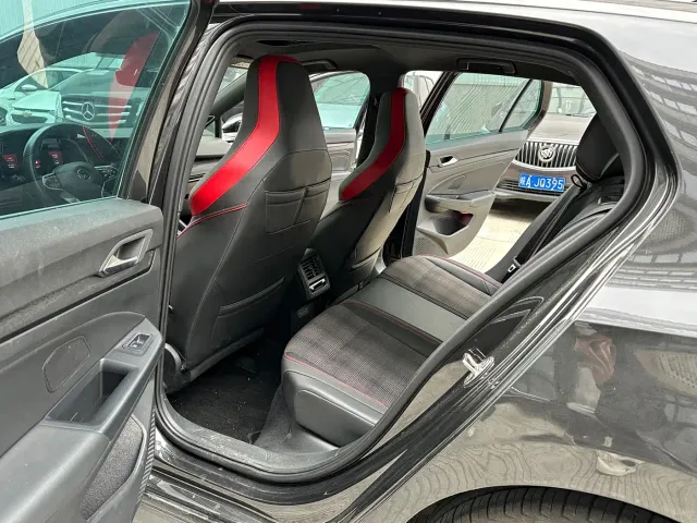 Volkswagen Golf GTI — Фото автомобиля 9