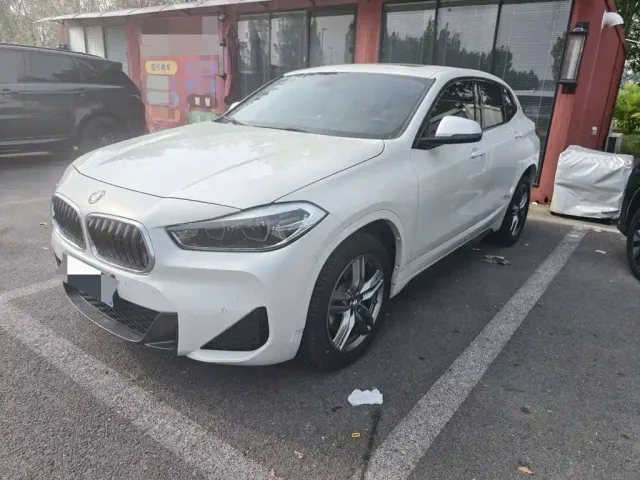 Фотография автомобиля — BMW X2
