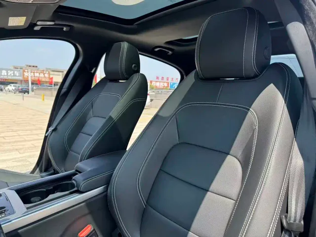 Jaguar XEL — Фото автомобиля 13