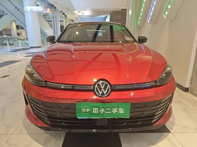 Volkswagen Lamando 2025 Lamando L 2.0T Base — Фото автомобиля 2