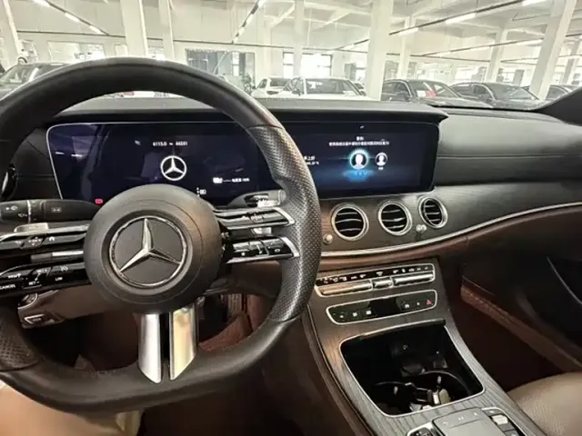 Mercedes-Benz E-Class — Фото автомобиля 7