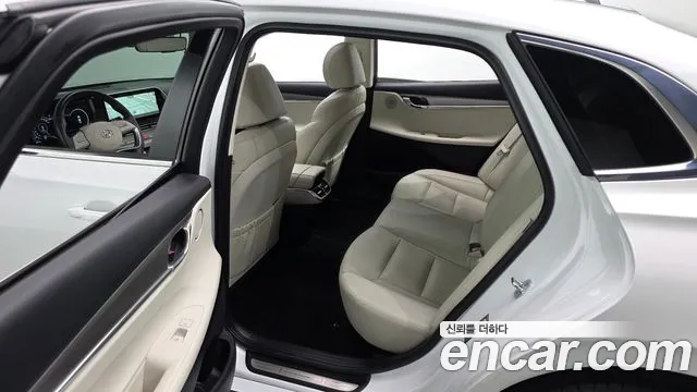 Hyundai Grandeur Новый Grandeur IG — Фото автомобиля 12