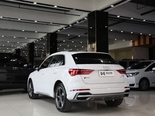 Audi Q3 — Фото автомобиля 14