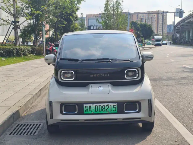 Baojun KiWi EV — Фото автомобиля 2