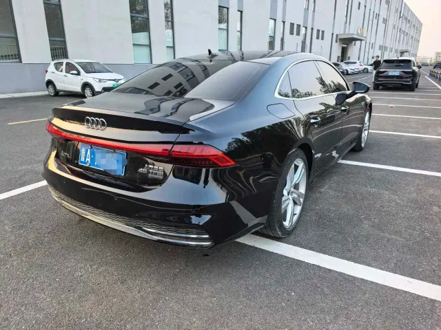 Audi A7L — Фото автомобиля 5