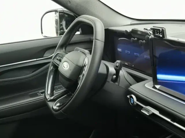 Ford Edge — Фото автомобиля 22