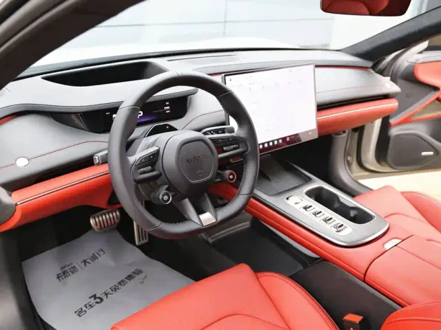 Xiaomi SU7 — Фото автомобиля 14