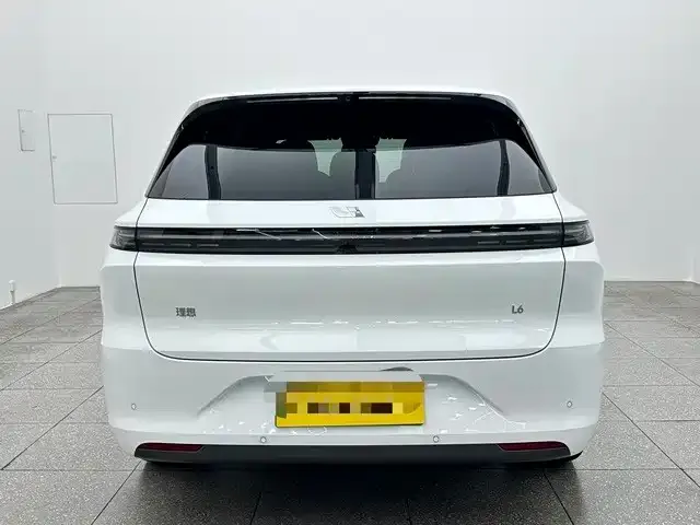 Li Auto L6 — Фото автомобиля 5