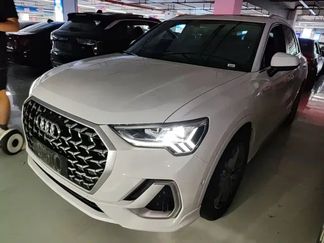 Фотография автомобиля — Audi Q3