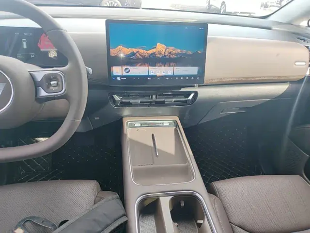 Wuling Starlight 730 — Фото автомобиля 12