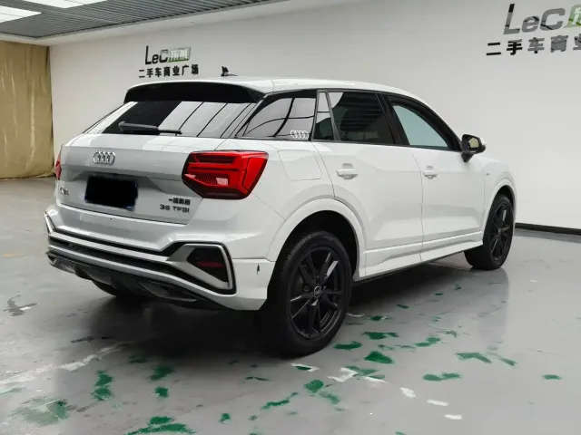 Audi Q2L — Фото автомобиля 4