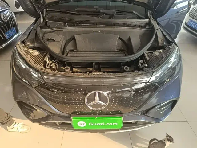 Mercedes-Benz EQE SUV — Фото автомобиля 19
