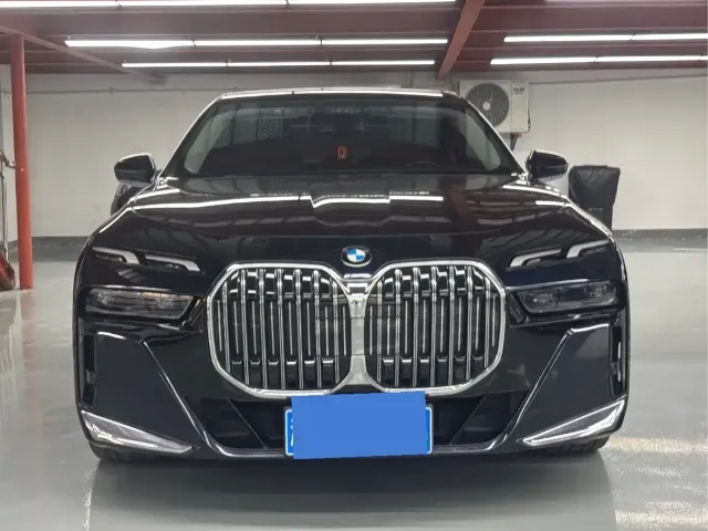 BMW 7 Series — Фото автомобиля 2