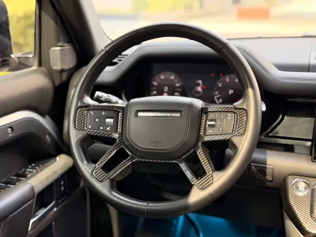 Land Rover Defender — Фото автомобиля 9
